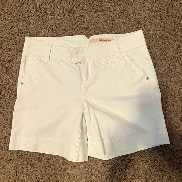 DKNY jeans size 10 white denim shorts - Picture 2 of 3